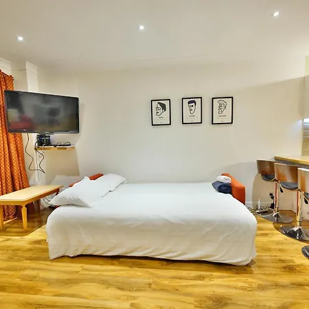 The Dubliner - O Connell Street Zone * דבלין